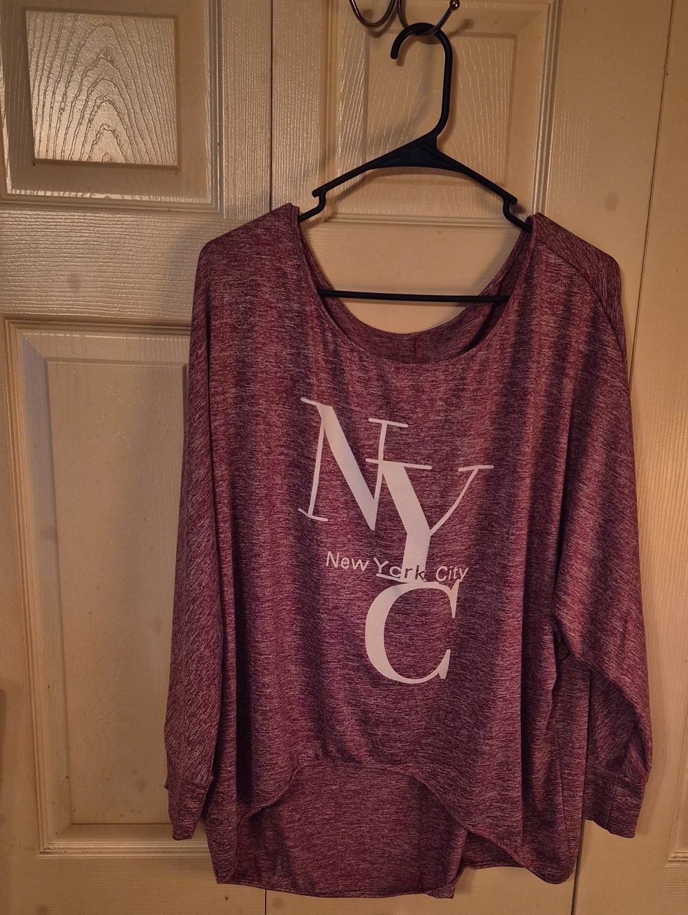 NYC Graphic Pullover Sweatshirt in Maroon Heather